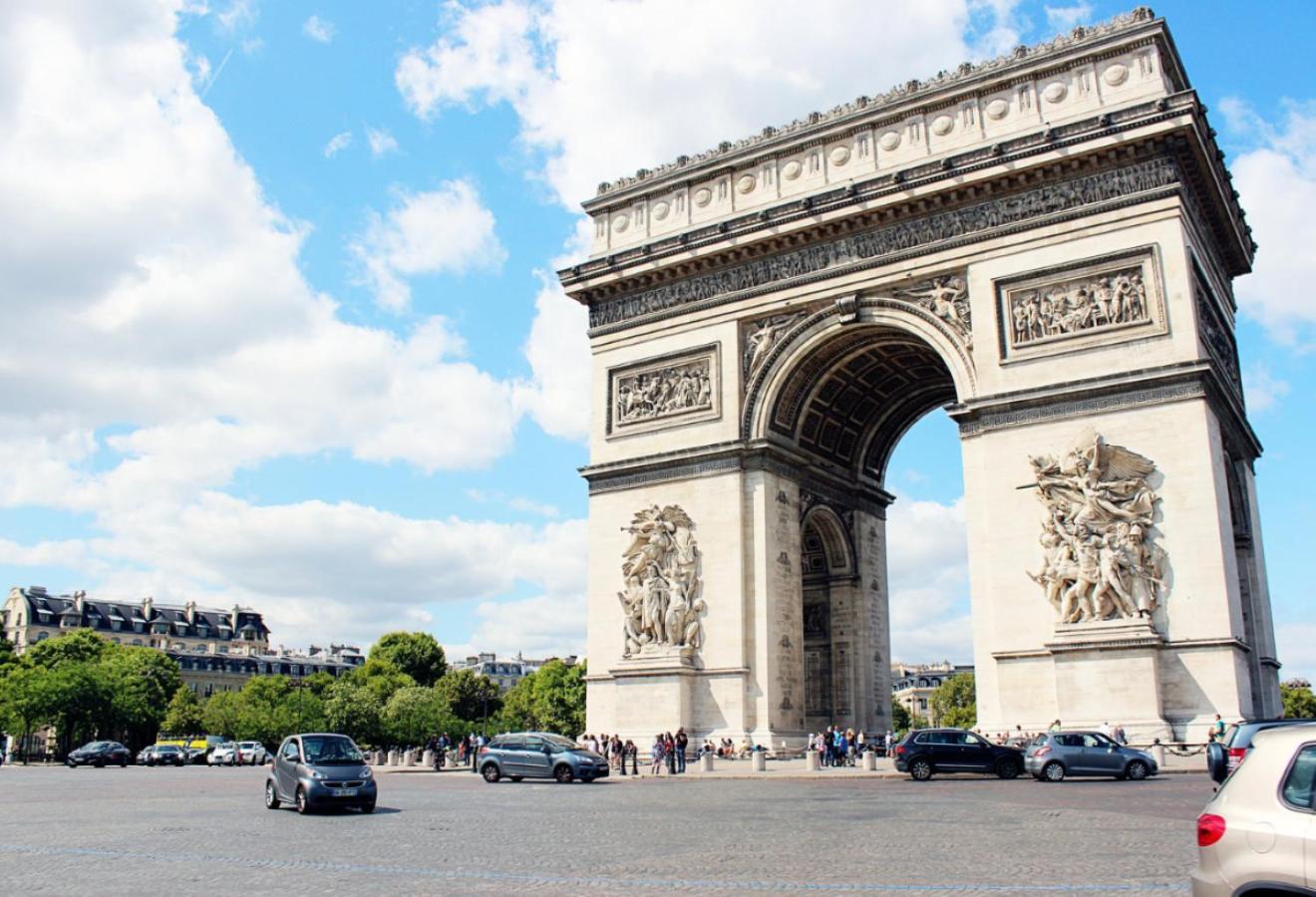 Spacious And Bright 2-Bedroom Large Apartment Very Close To Paris - Near Metro บูโลญบียองกูร์ ภายนอก รูปภาพ