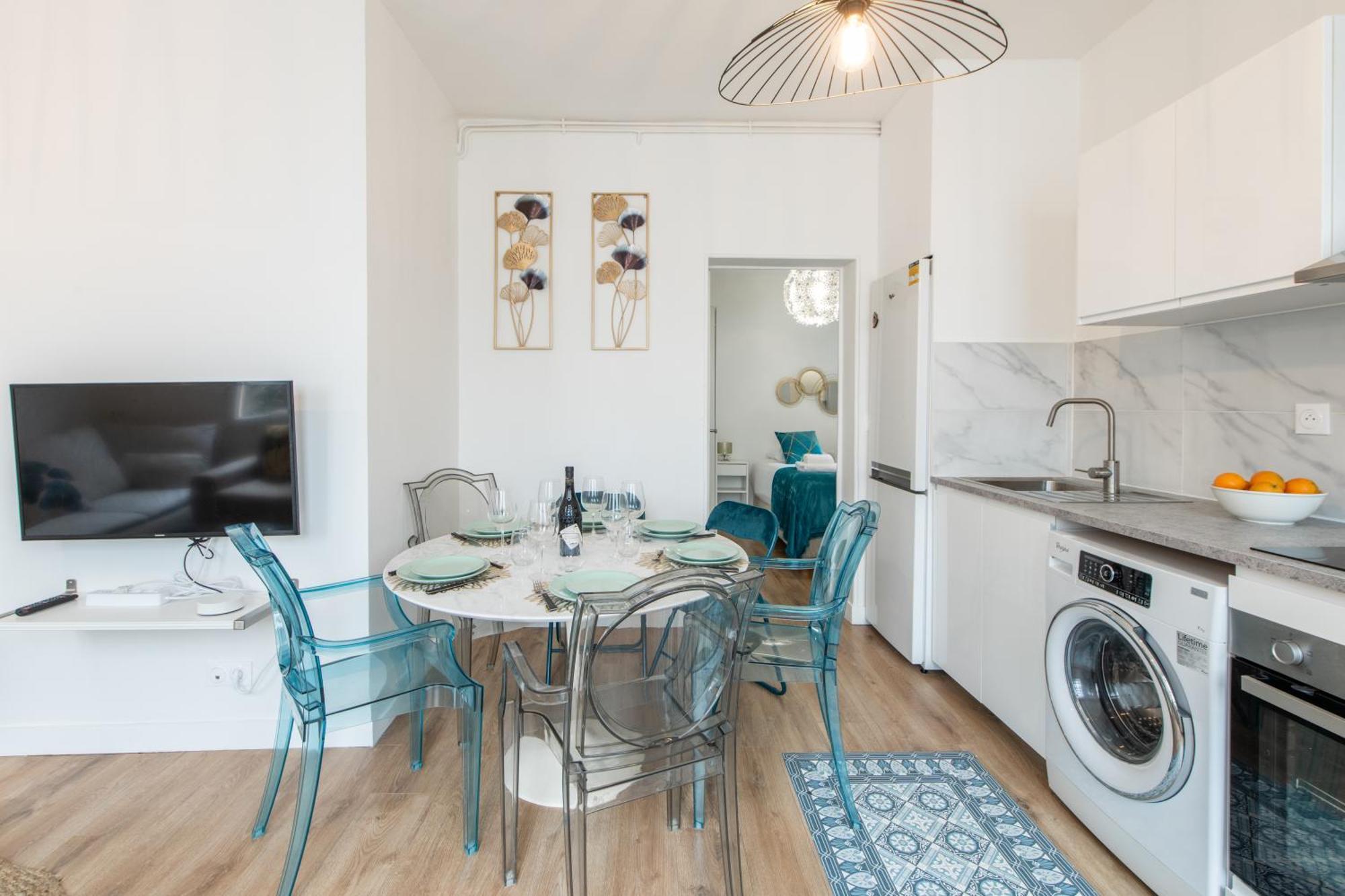 Spacious And Bright 2-Bedroom Large Apartment Very Close To Paris - Near Metro บูโลญบียองกูร์ ภายนอก รูปภาพ
