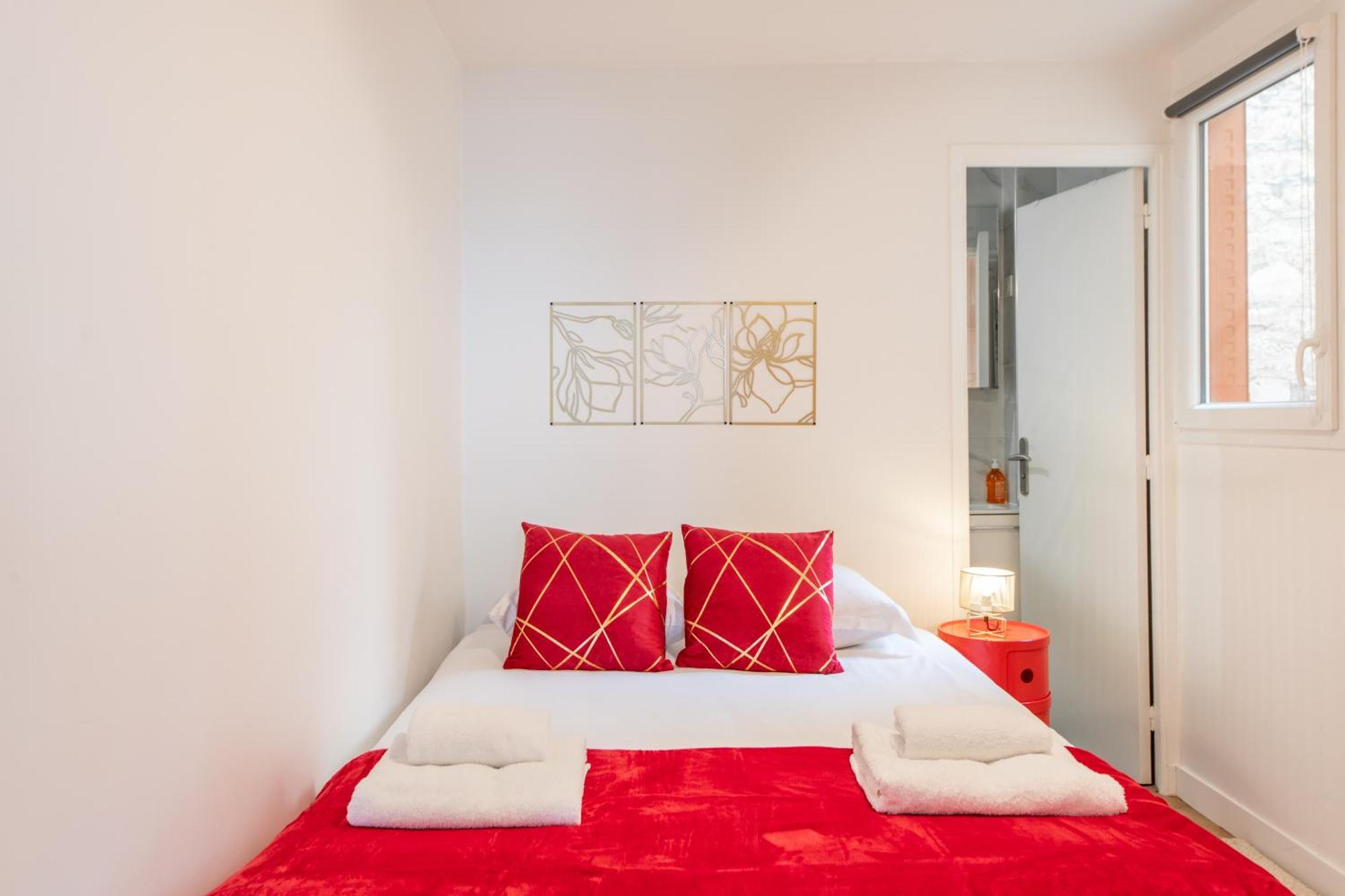 Spacious And Bright 2-Bedroom Large Apartment Very Close To Paris - Near Metro บูโลญบียองกูร์ ภายนอก รูปภาพ