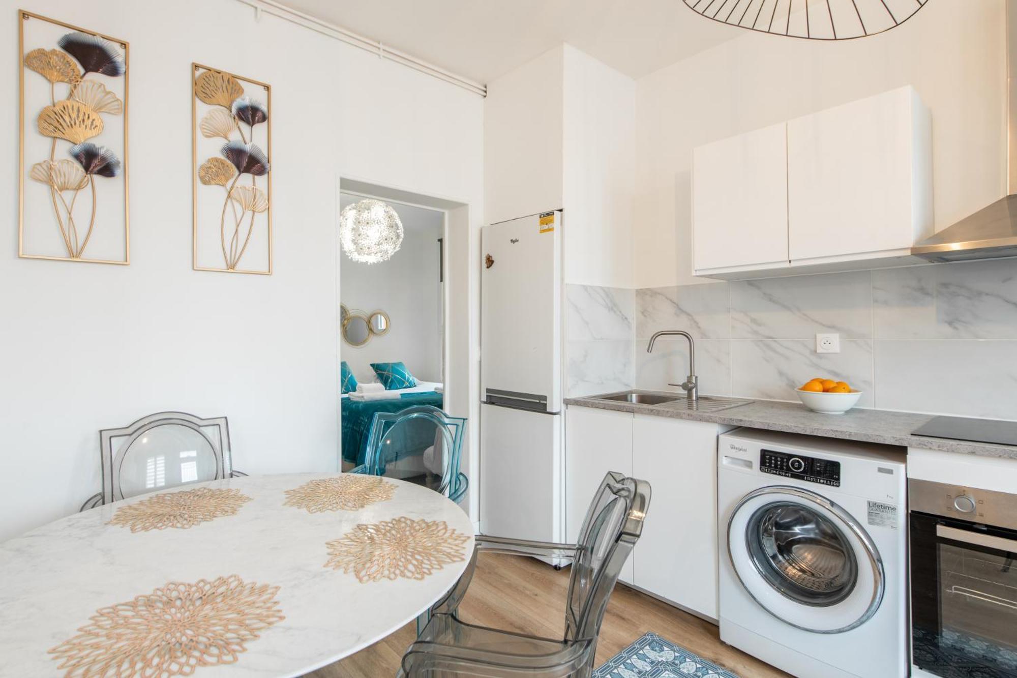 Spacious And Bright 2-Bedroom Large Apartment Very Close To Paris - Near Metro บูโลญบียองกูร์ ภายนอก รูปภาพ