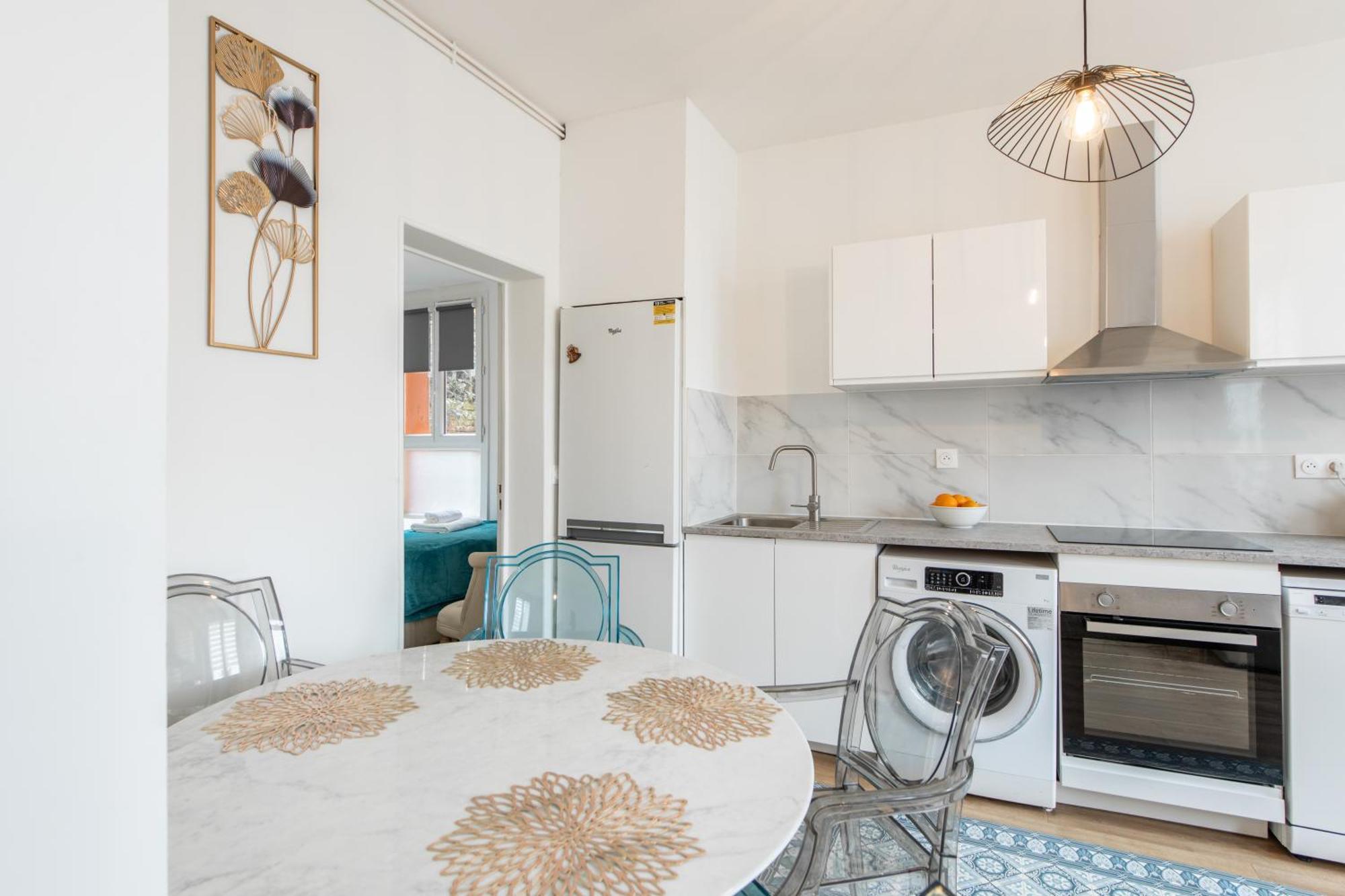 Spacious And Bright 2-Bedroom Large Apartment Very Close To Paris - Near Metro บูโลญบียองกูร์ ภายนอก รูปภาพ